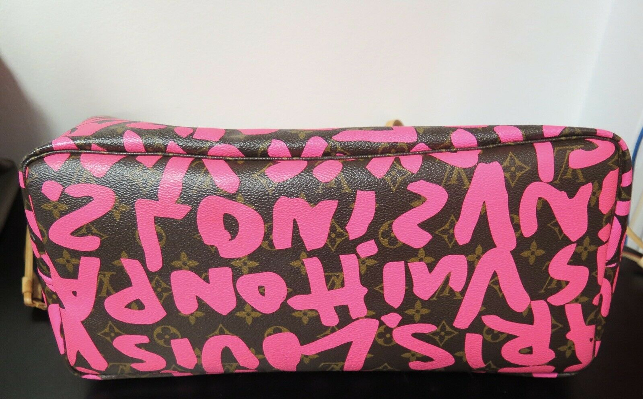 Louis Vuitton Limited Edition Fuchsia Stephen Sprouse Graffiti Neverfull GM  Bag - Yoogi's Closet