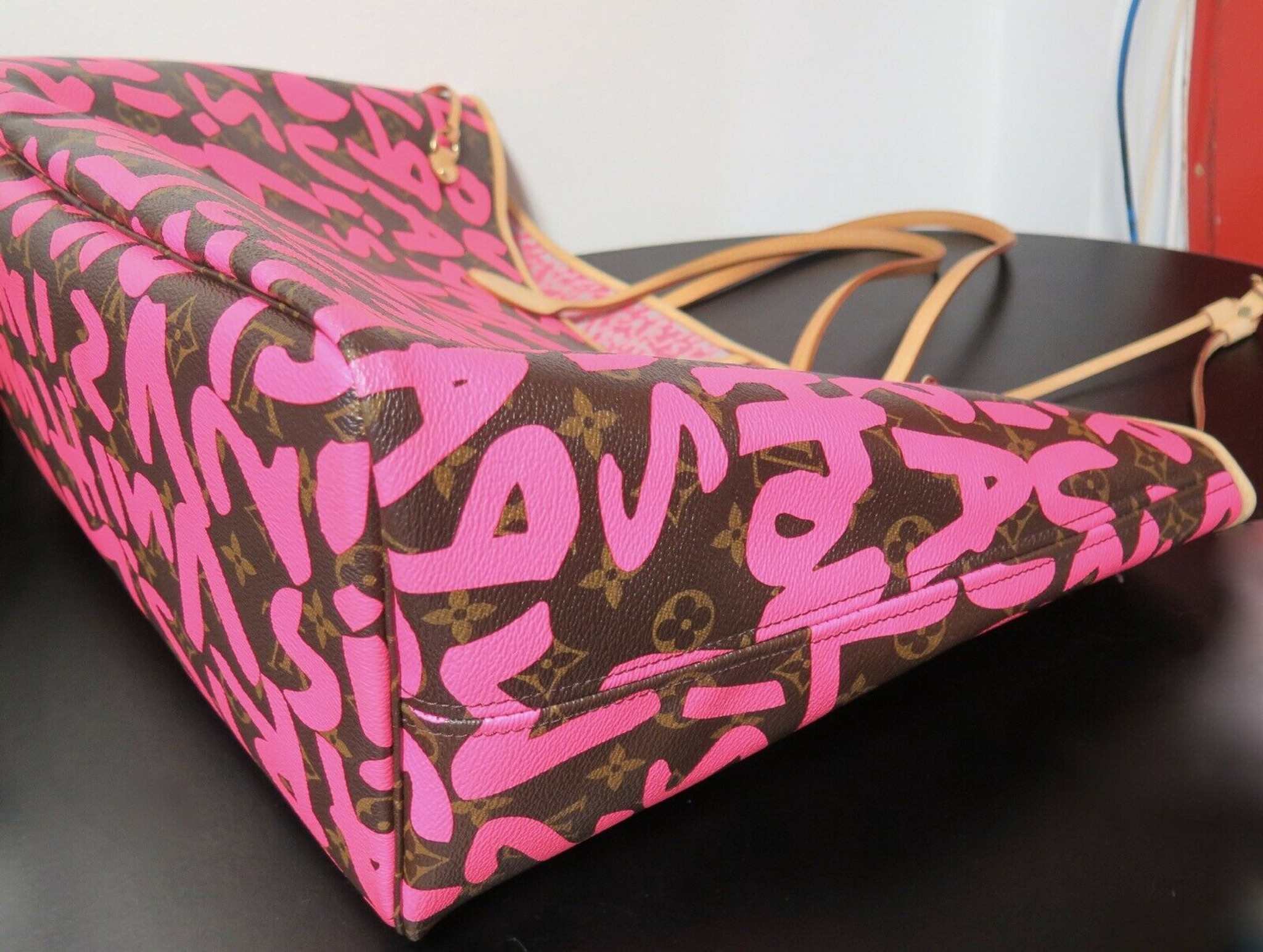 Louis Vuitton Pink Monogram Graffiti Neverfull GM