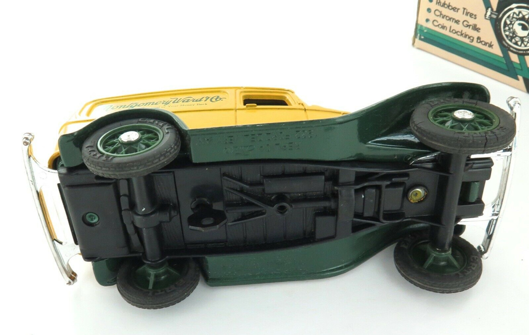 VINTAGE ERTL “MONTGOMERY WARD & Co” 32 FORD COLLECTORS BANK DIECAST.