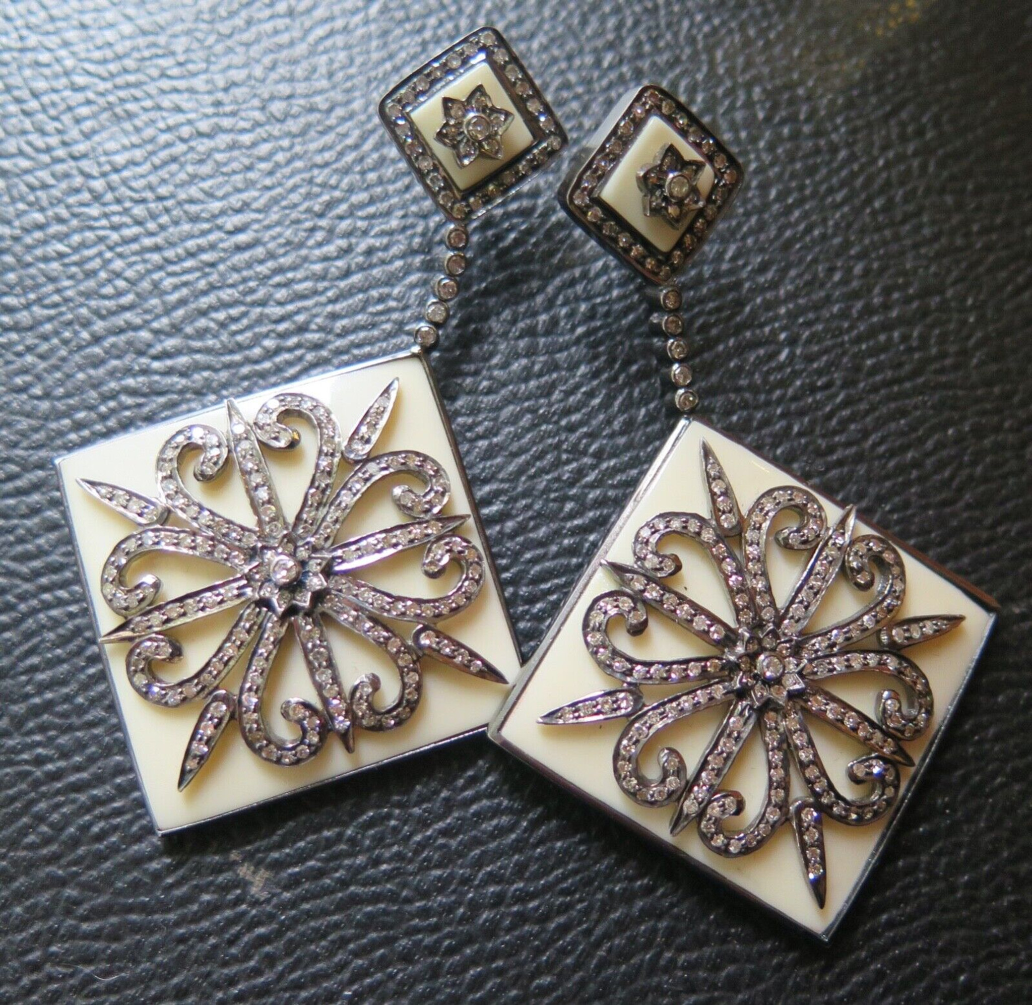 Exquisite Vintage Bochic 2.12cts Diamonds Resin Art deco Style