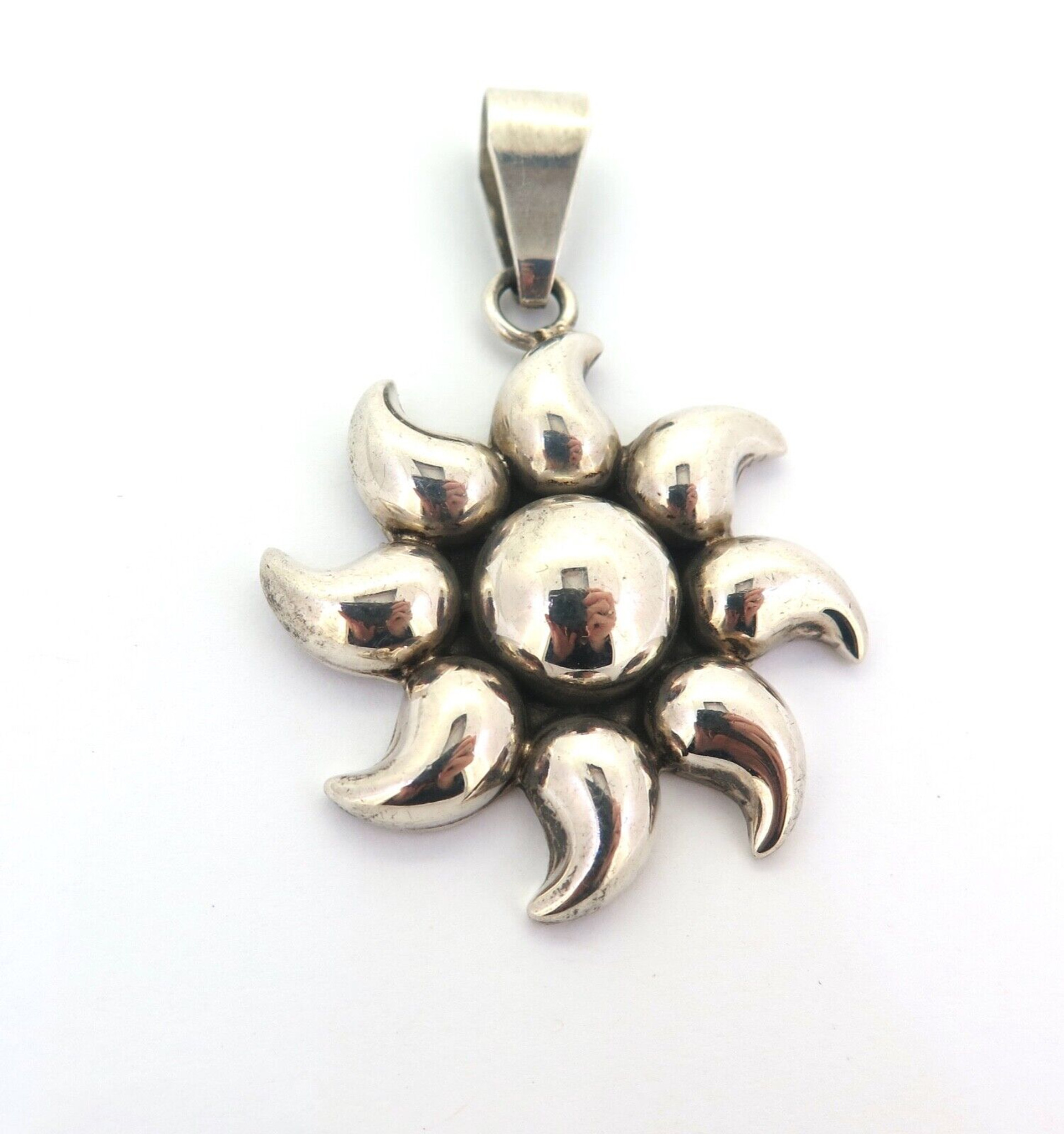 Silver pendant sale design