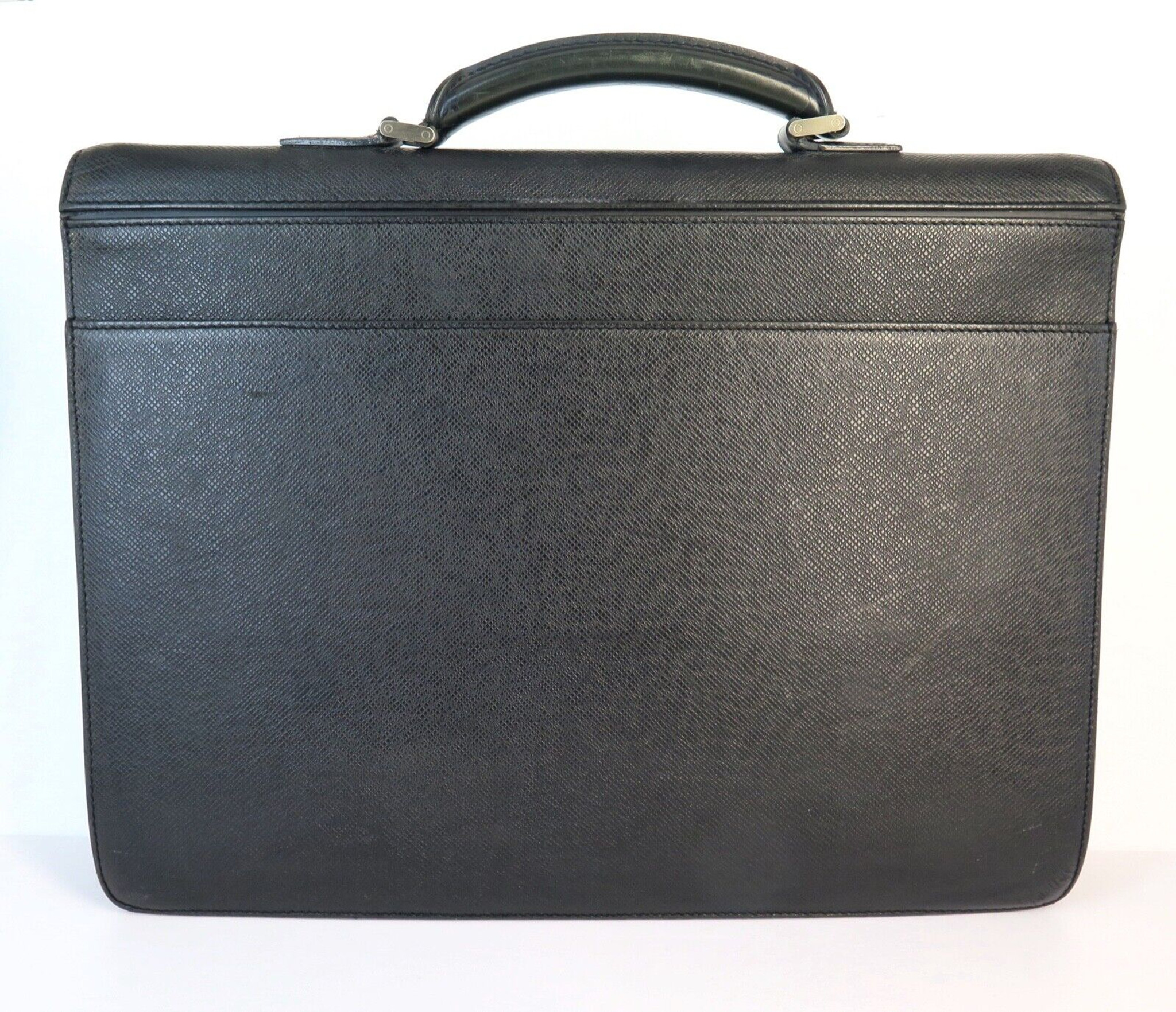 Louis Vuitton Black Epi Leather Robusto 2 Compartment Briefcase ref.367661  - Joli Closet