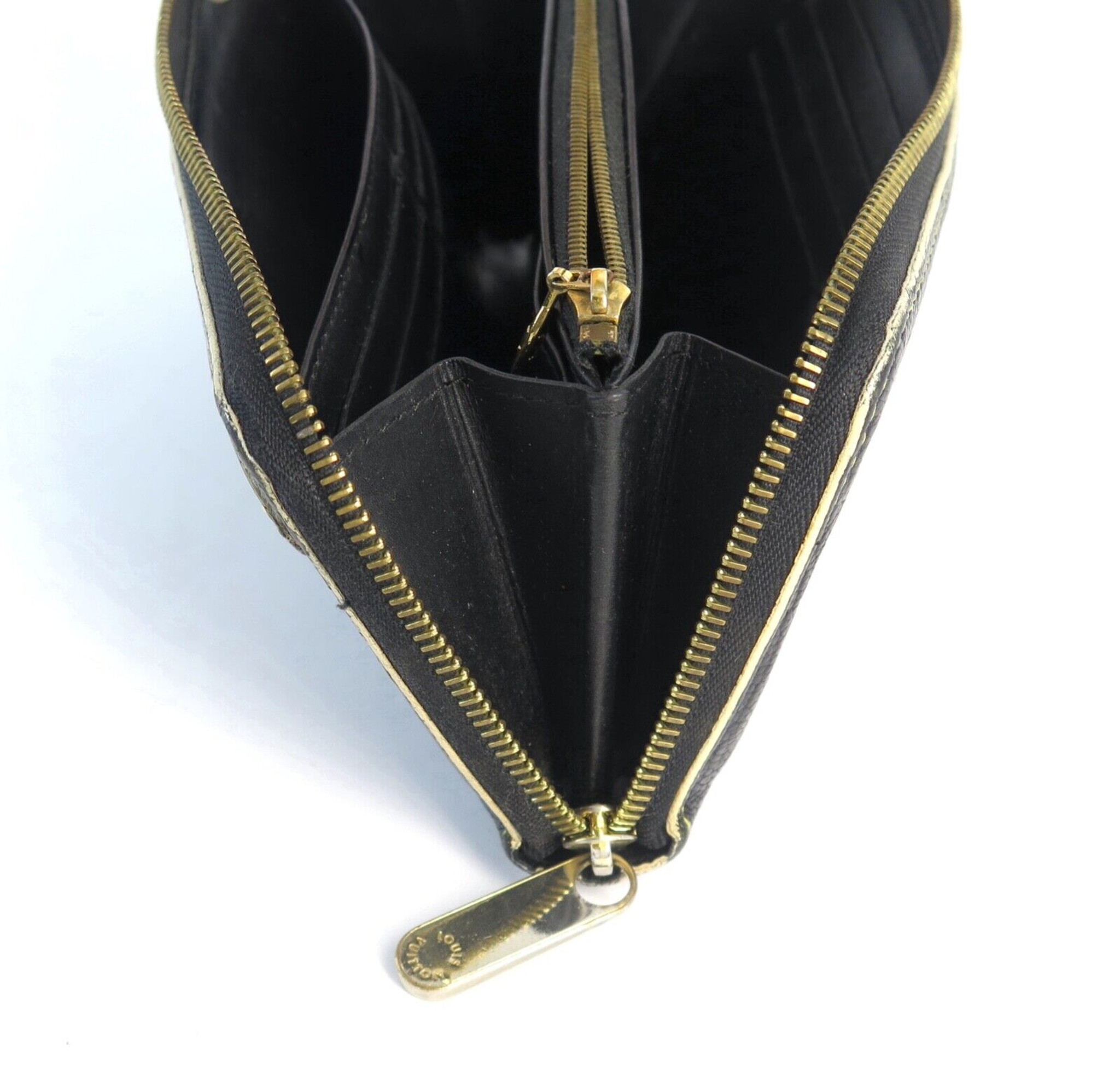 Louis Vuitton suhali leather wallet Black Exotic leather ref.87978 - Joli  Closet