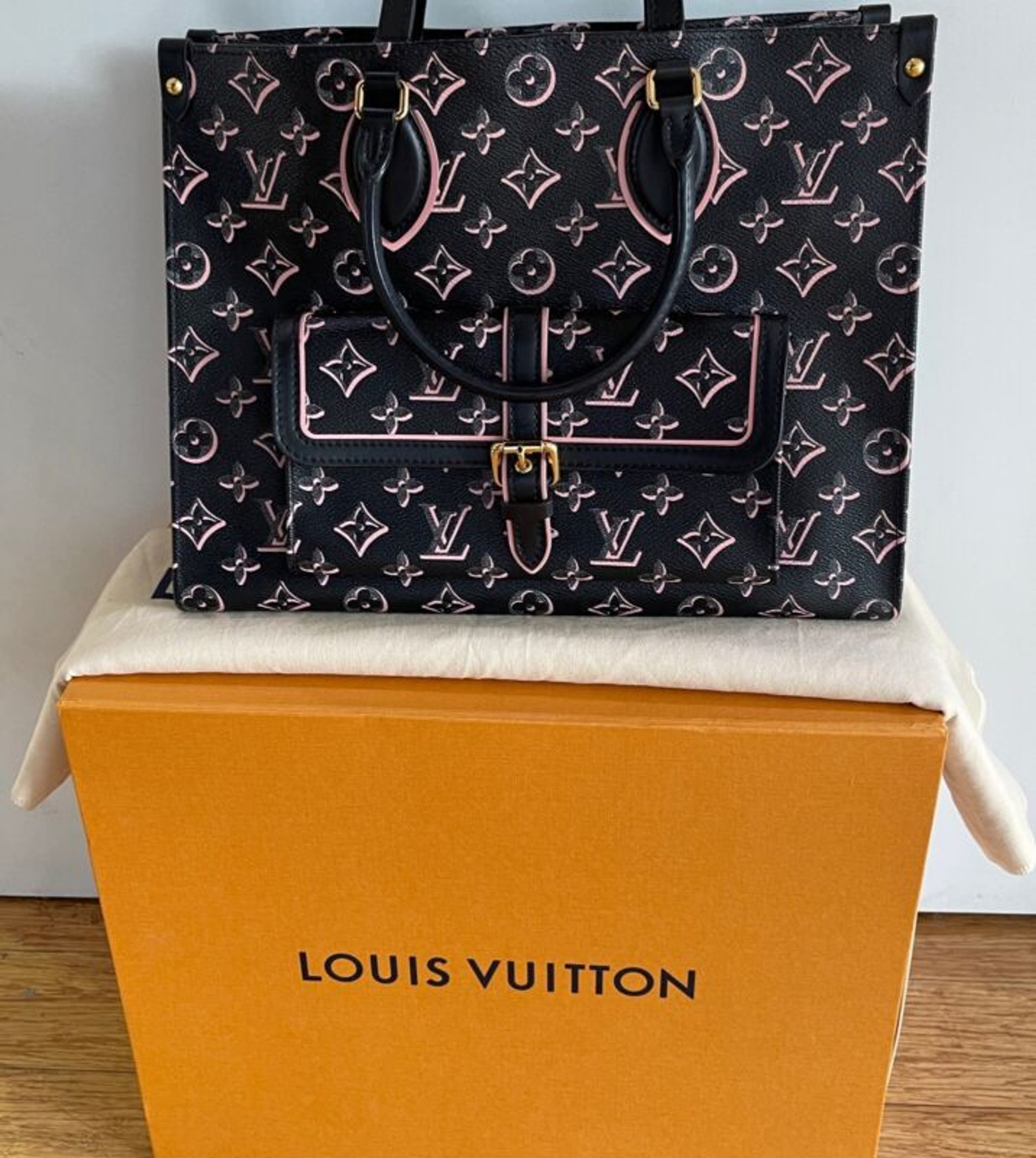 Louis Vuitton Sunset Khaki Monogram Coated Canvas OnTheGo MM Gold Hardware  2022 Available For Immediate Sale At Sothebys