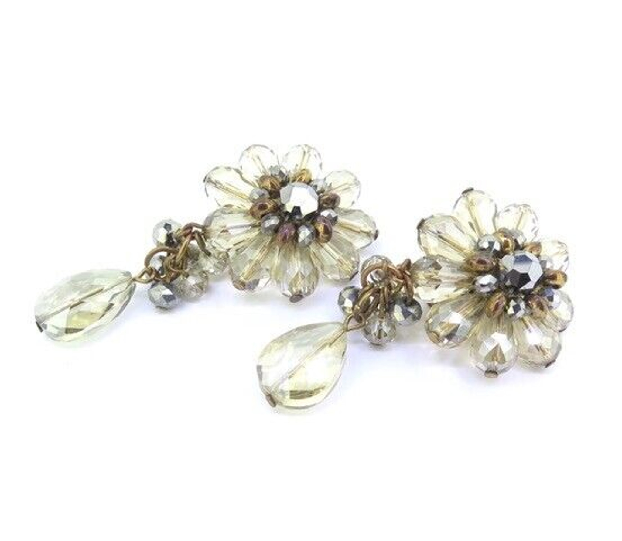 Oscar De La Renta Flower Cluster clip drop earrings 390  liked on  Polyvore featuring jewelry earrin  Flower jewellery Beaded jewelry diy  Floral jewellery