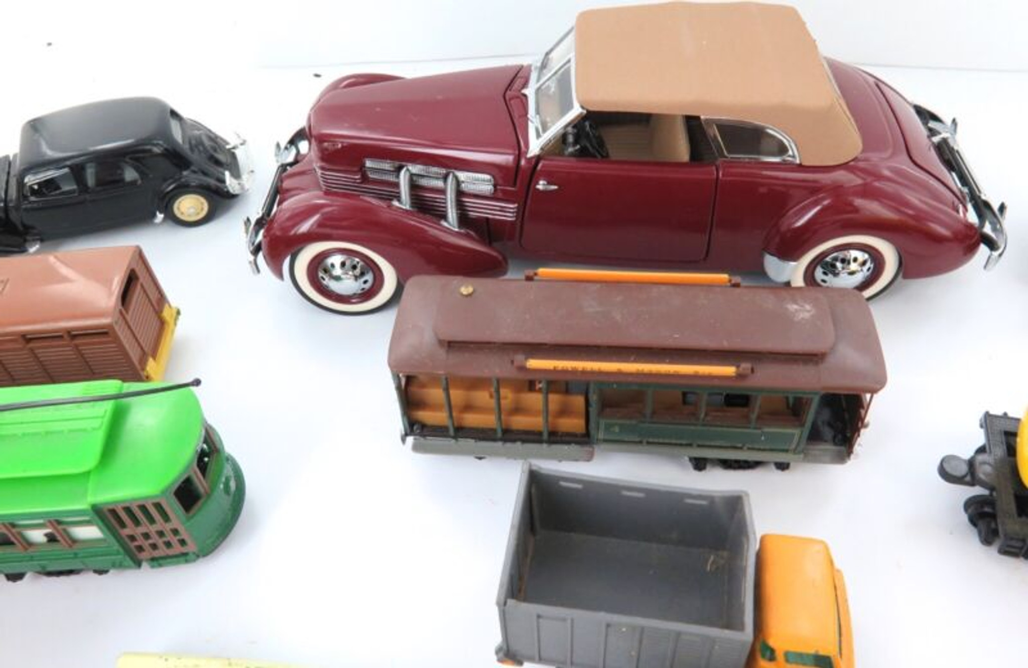 Selling diecast hot sale model cars