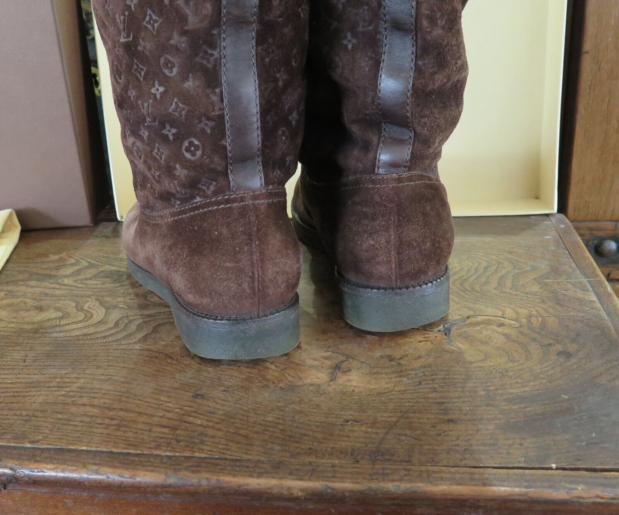 Boots Louis Vuitton Brown size 44 EU in Suede - 34710776