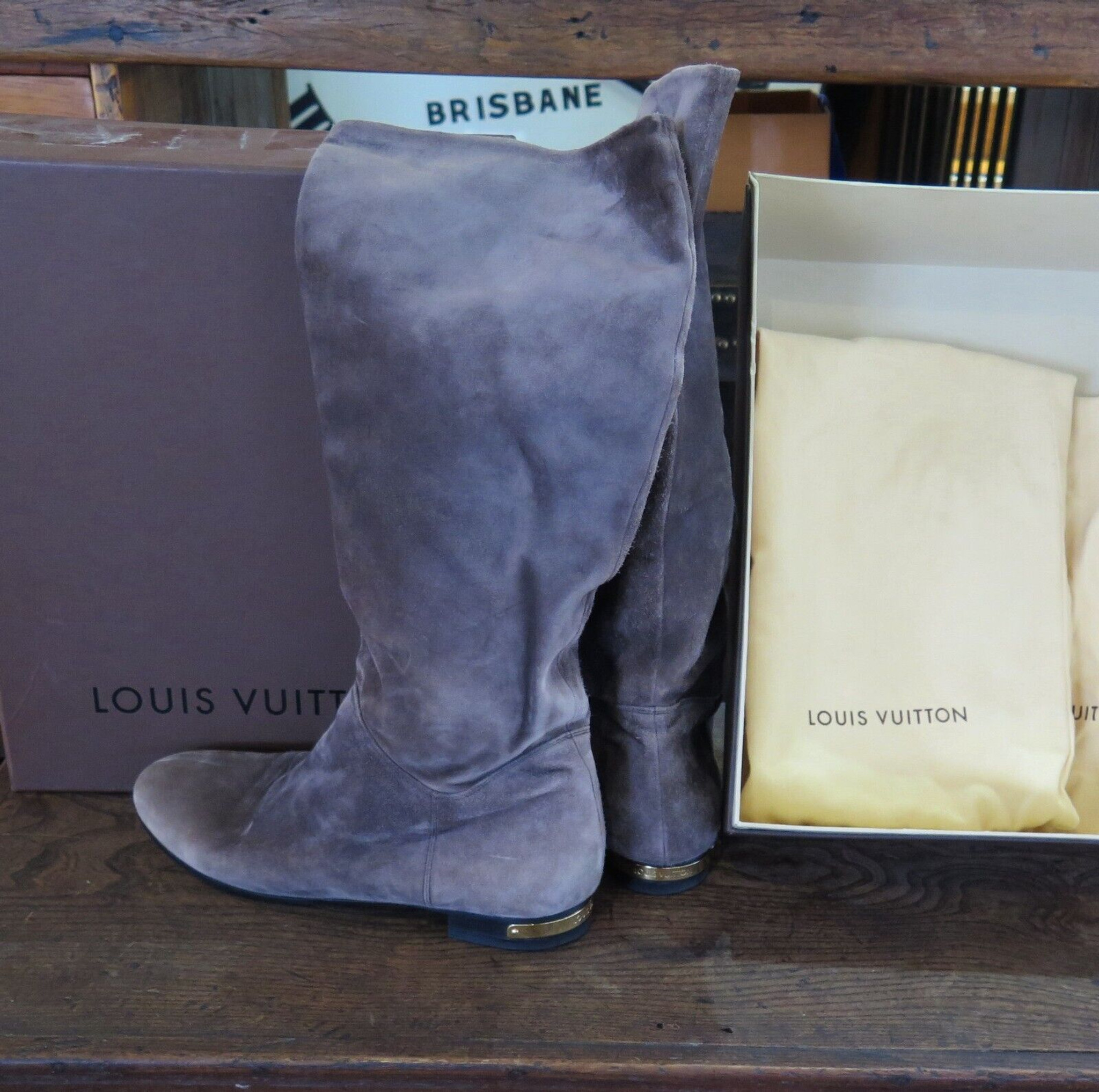 Boots Louis Vuitton Brown size 44 EU in Suede - 34710776