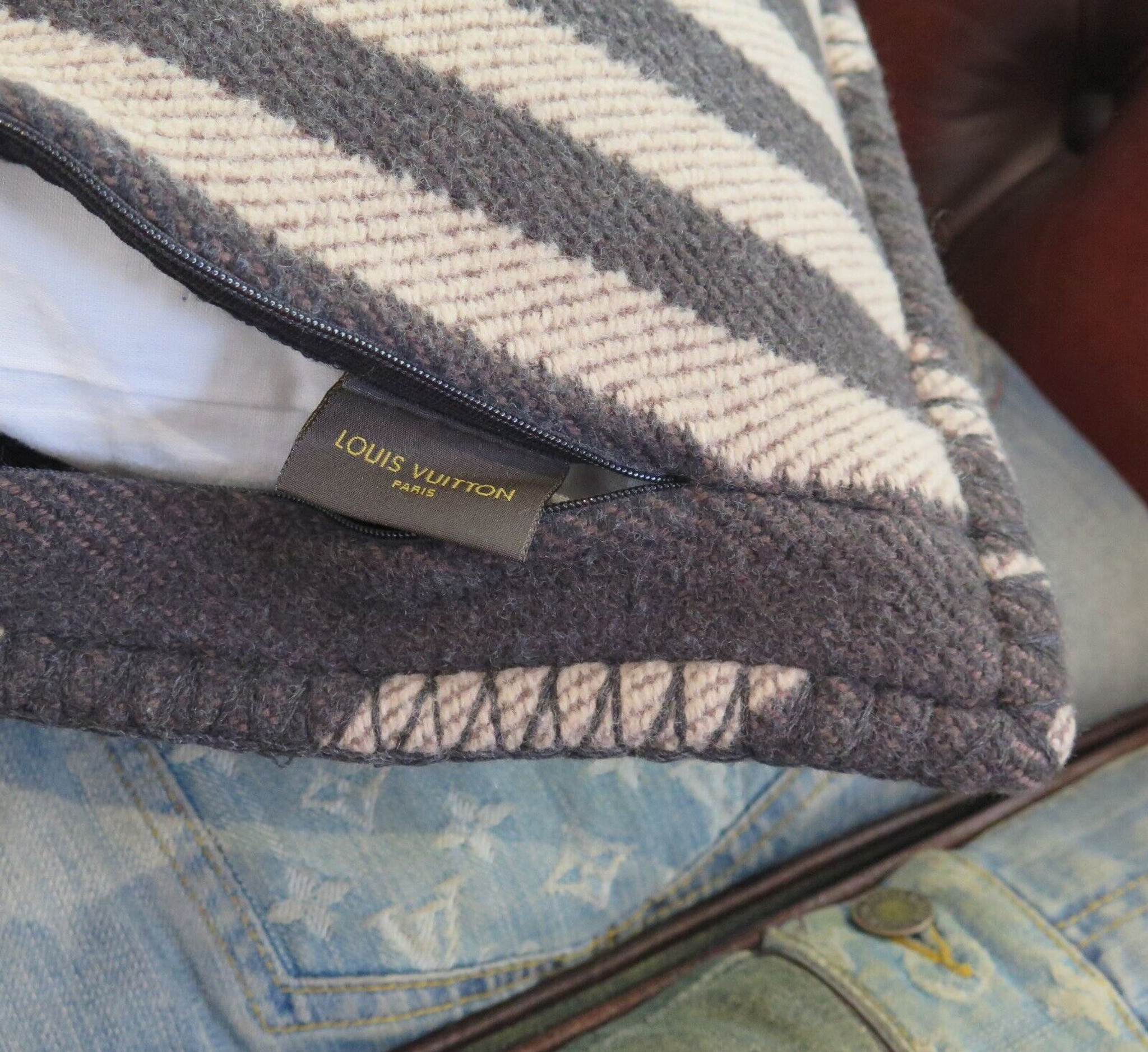 Louis Vuitton Karakoram Wool Blanket - Brown Throws, Pillows & Throws -  LOU171989