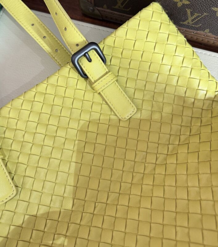 Auth Bottega Veneta Woven Mustard Leather Tote Bag Mirror