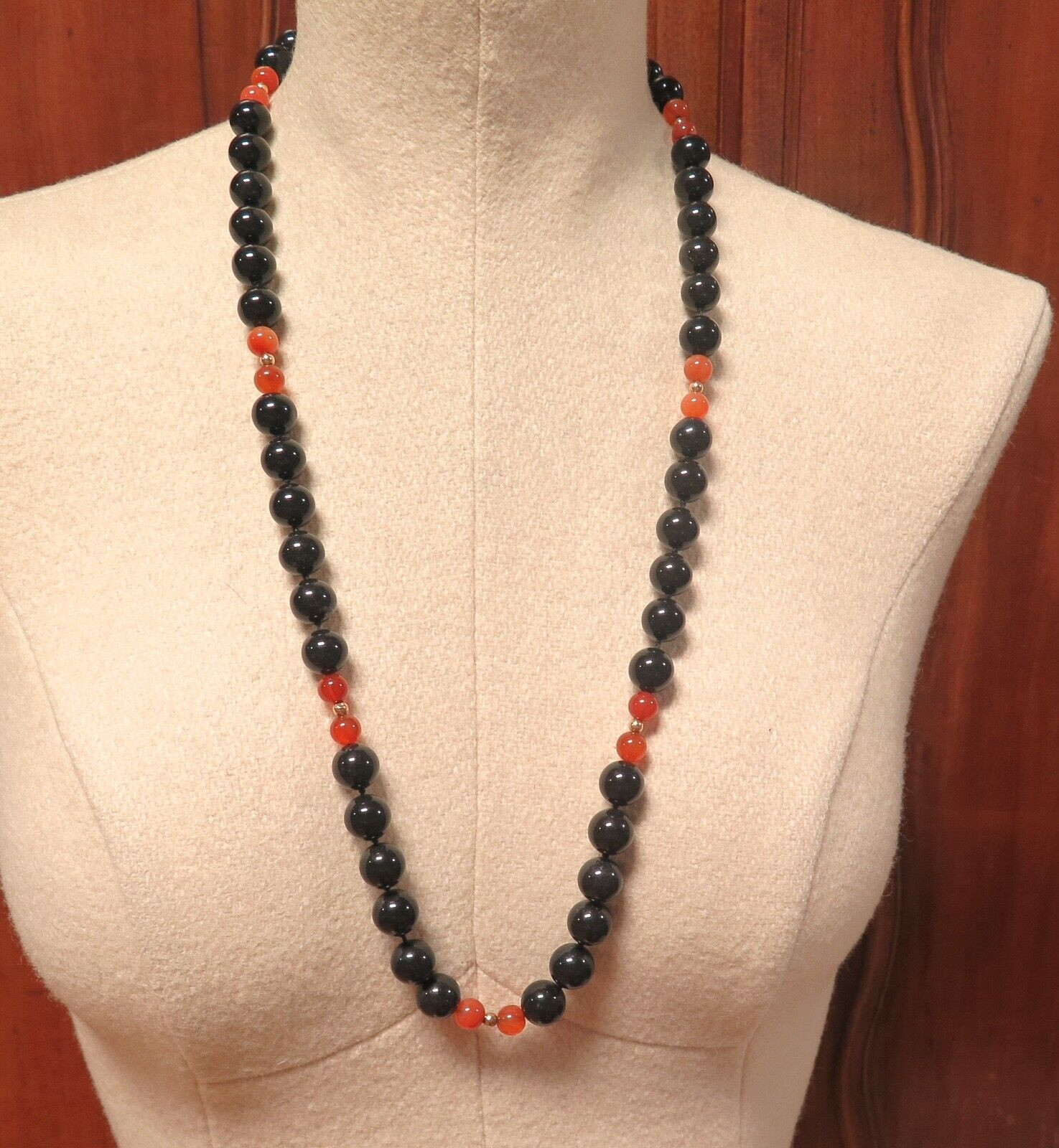 Quality 14ct Yellow Gold Black Onyx & Carnelian Beaded Necklace 