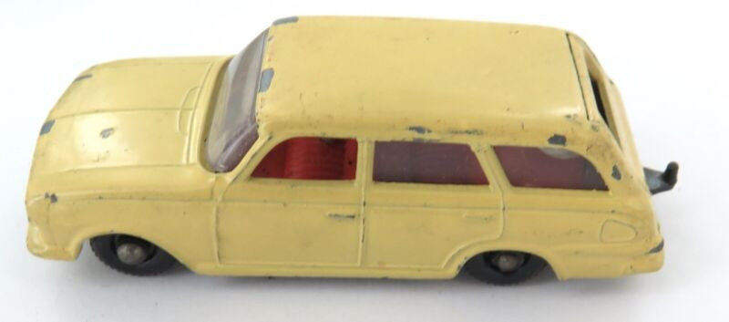 MATCH BOX 38 VAUXHALL VICTOR ESTATE CAR ボクスホール ビクター (R2207anyY) Vauxhall Victor Estate Car No 38 Matchbox restoration. Diecast car