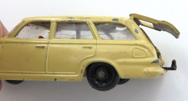 Vintage Lesney Matchbox Vauxhall Victor Estate Car No 38 + Box