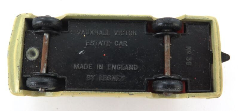 Vintage Lesney Matchbox Vauxhall Victor Estate Car No 38 + Box