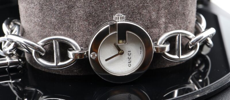Auth. Gucci Quartz White Dial Women's Wrist Watch 107 With Box