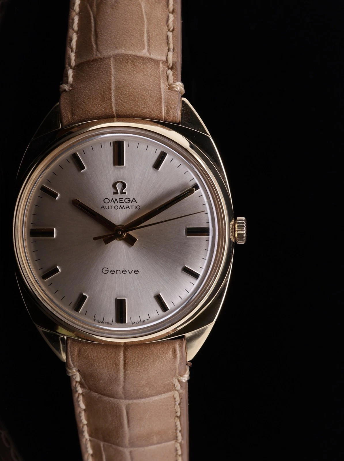 Vintage 1968 Omega Geneve 18k Gold Automatic Cal 552 Wrist Watch