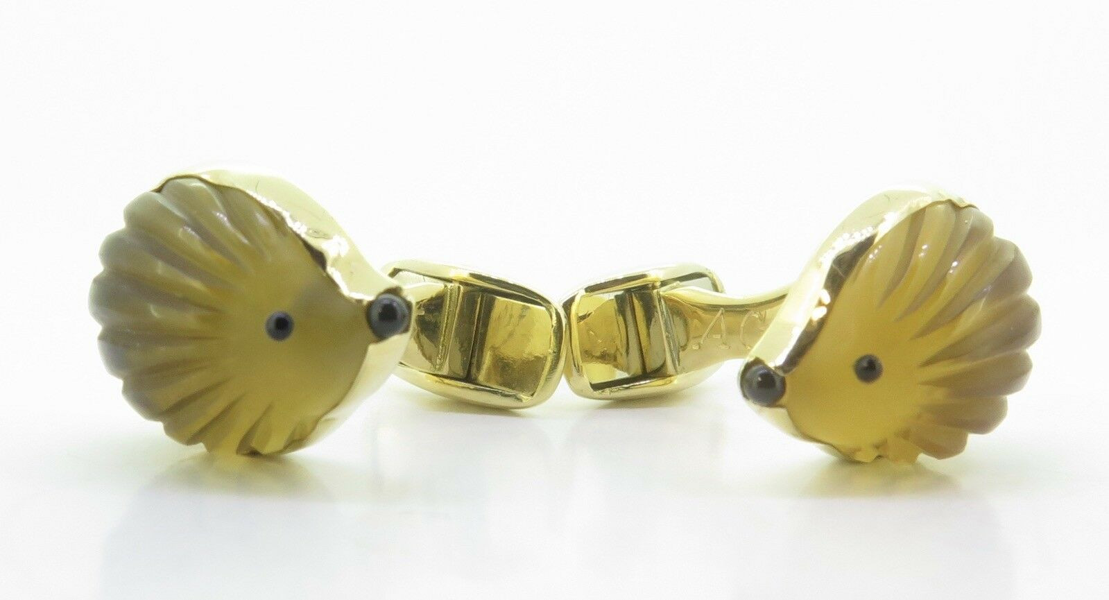 A Fine Pair Of Paul Longmire 18k Gold Carved Hedgehog Cufflinks