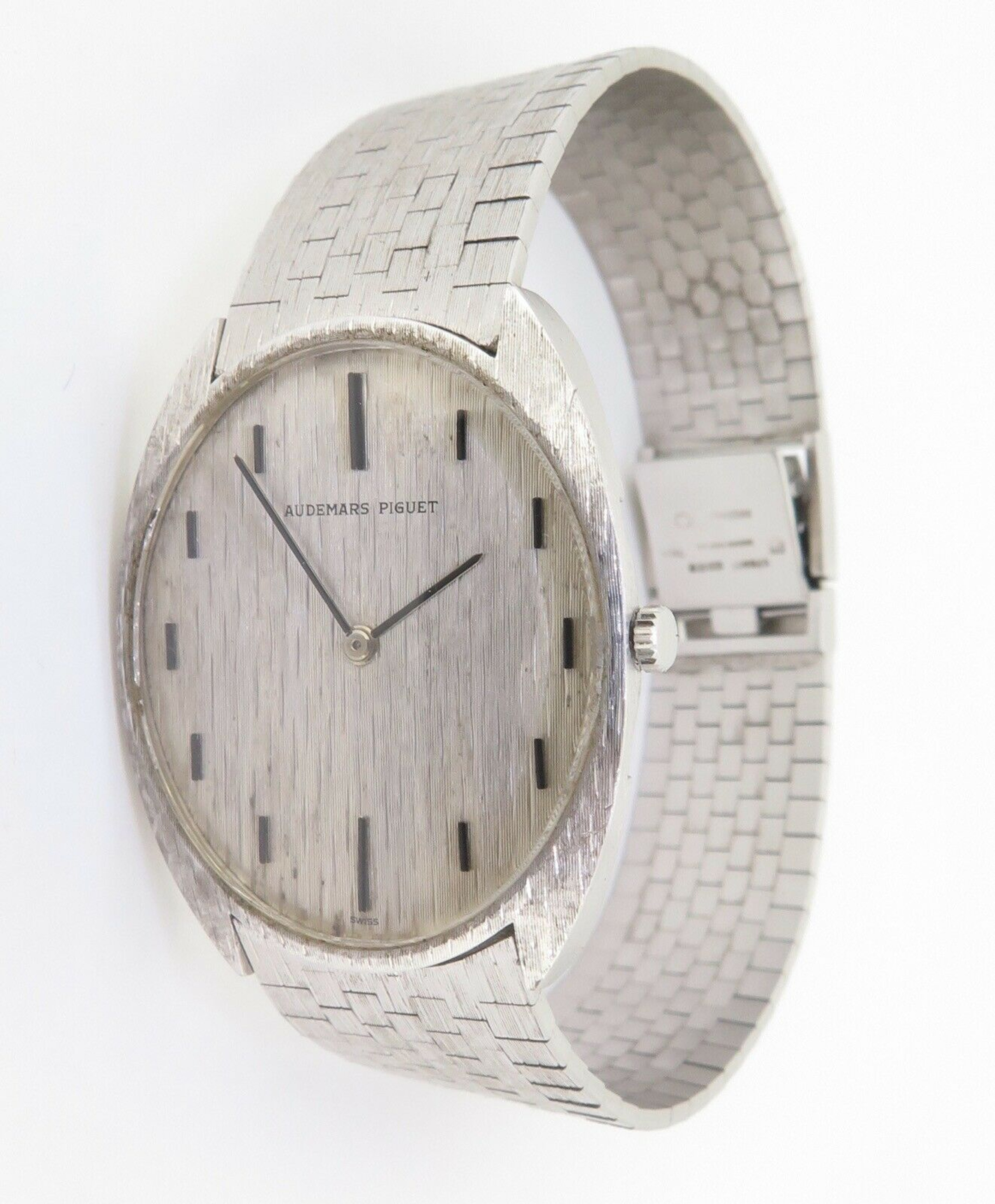 Vintage Audemars Piguet 18k White Gold Oval Ultra Slim Men's Wrist Watch