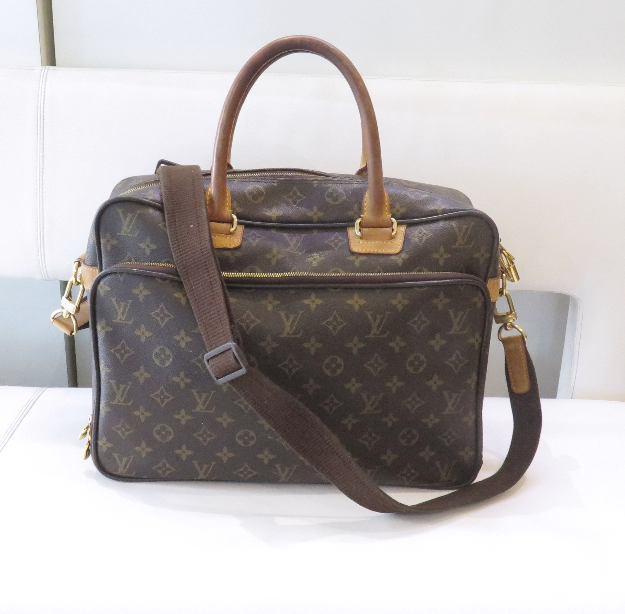Louis Vuitton Monogram Icare Messenger Bag w/ Strap - Brown Handle