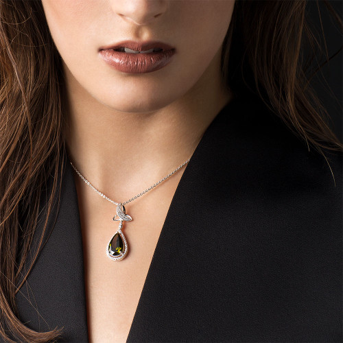 Maureen O'Hara Rose Gold Trinity Knot Pendant Maureen O'Hara Rose Gold Trinity Knot Pendant