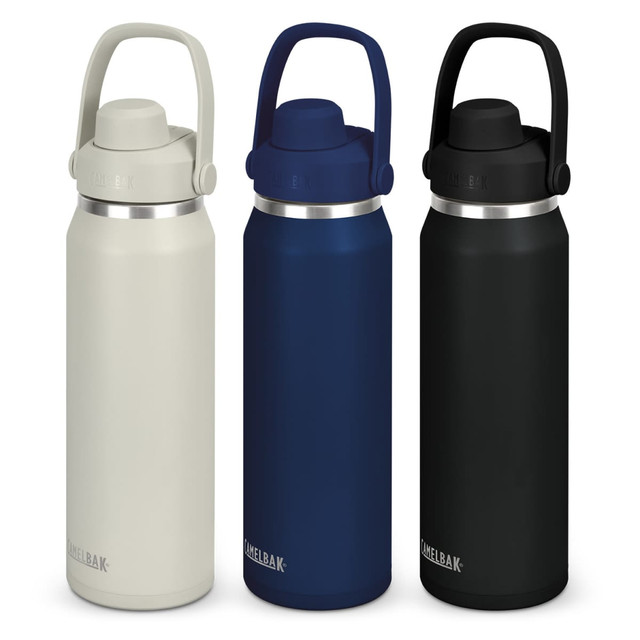 A drink bottle set featuring three colours: white, navy blue, and black, with a handle and a logo. A drink bottle set featuring three colours: white, navy blue, and black, with a handle and a logo.