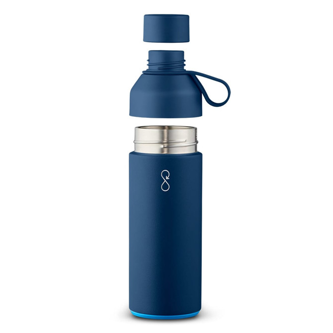 A drink bottle in navy blue with a screw-top lid and a removable cap. It features a logo.