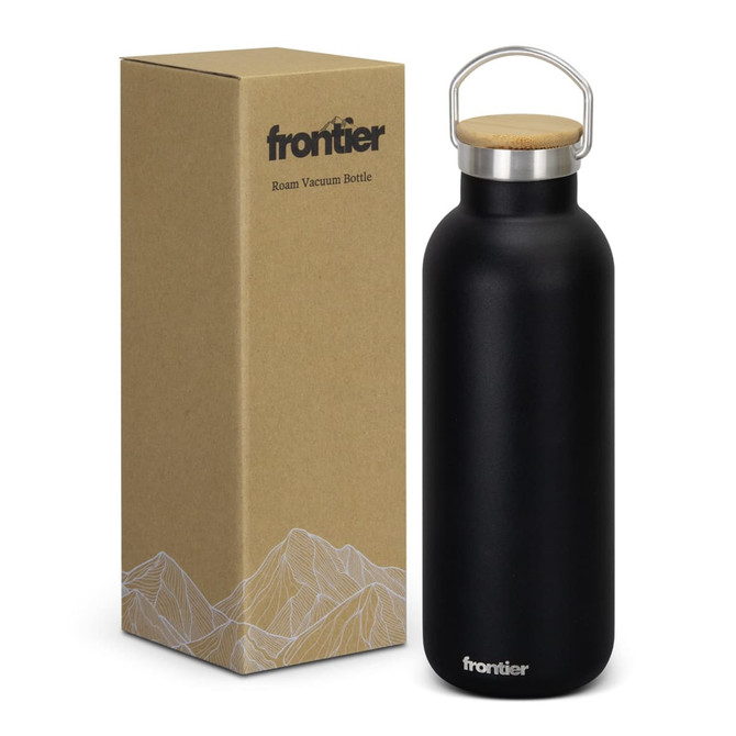 A drink bottle in matte black with a wooden lid, displayed beside a kraft box featuring a logo.