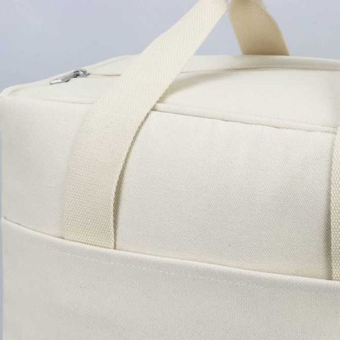 A cooler tote bag in cream colour with a sturdy zip and handles, featuring a minimalistic design.