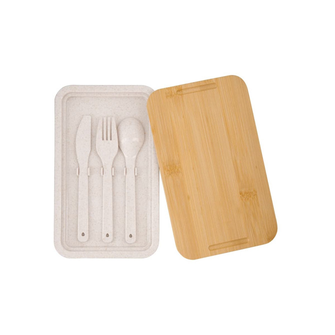 A bamboo lid and a tray containing a plastic knife, fork, and spoon in a light colour. The tray has a logo.