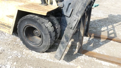 $3200 Daewoo Dually 6 Ton Capacity Perkins Diesel Forklift