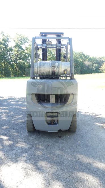 $5900 2013 Nissan Propane Forklift 2850 lbs. Air Pneumatic Tires w/ Side Shift