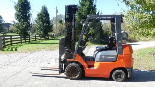 $6400 Toyota Propane Forklift 3,400 lbs. New Tires w/ Side Shift 18' Lift