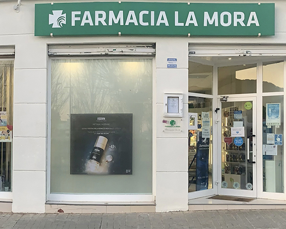 Interior de Farmacia Carmen Ortiz en Benacazón (Sevilla)