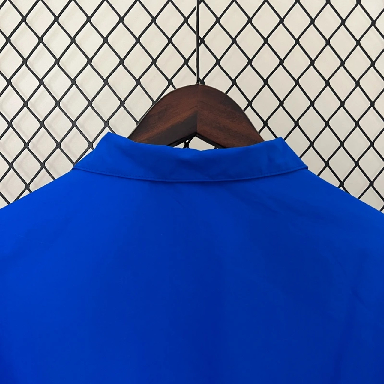 France Windbreaker IV
