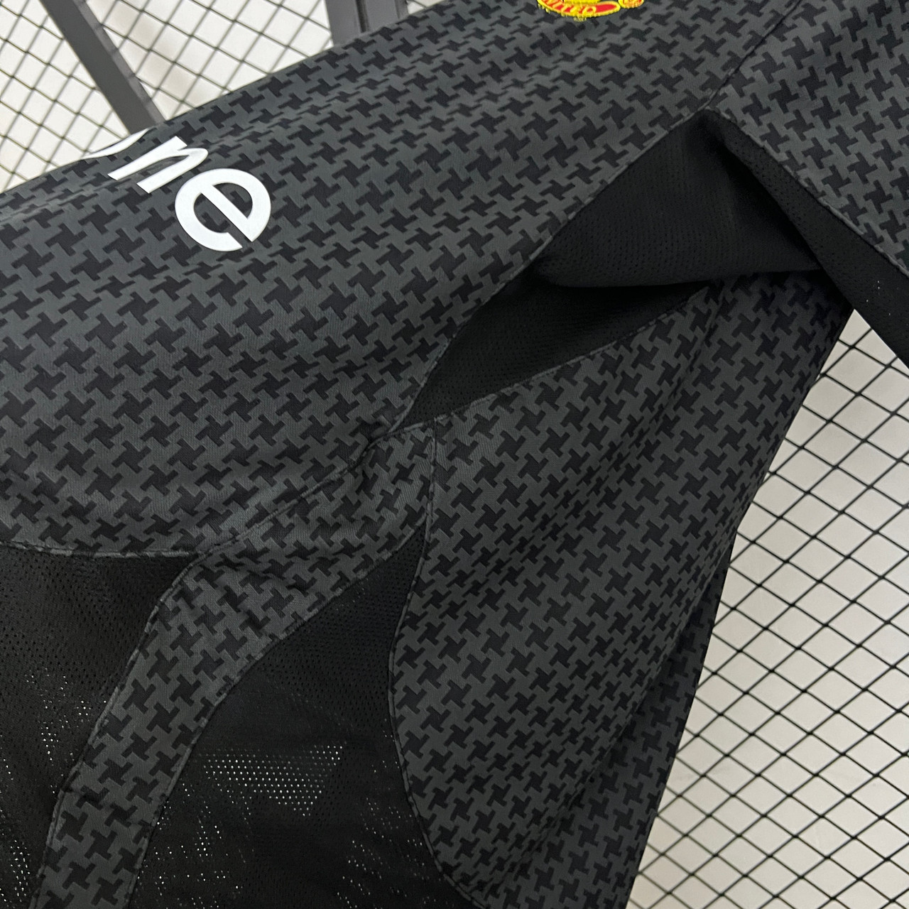 Manchester United 2003/04 Away Retro