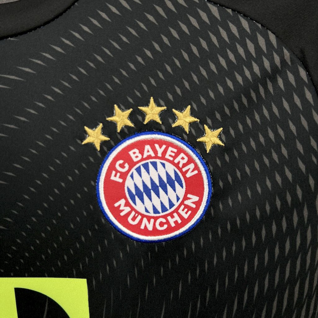 Kids Bayern Munich 2025/26 Black Goal Keeper