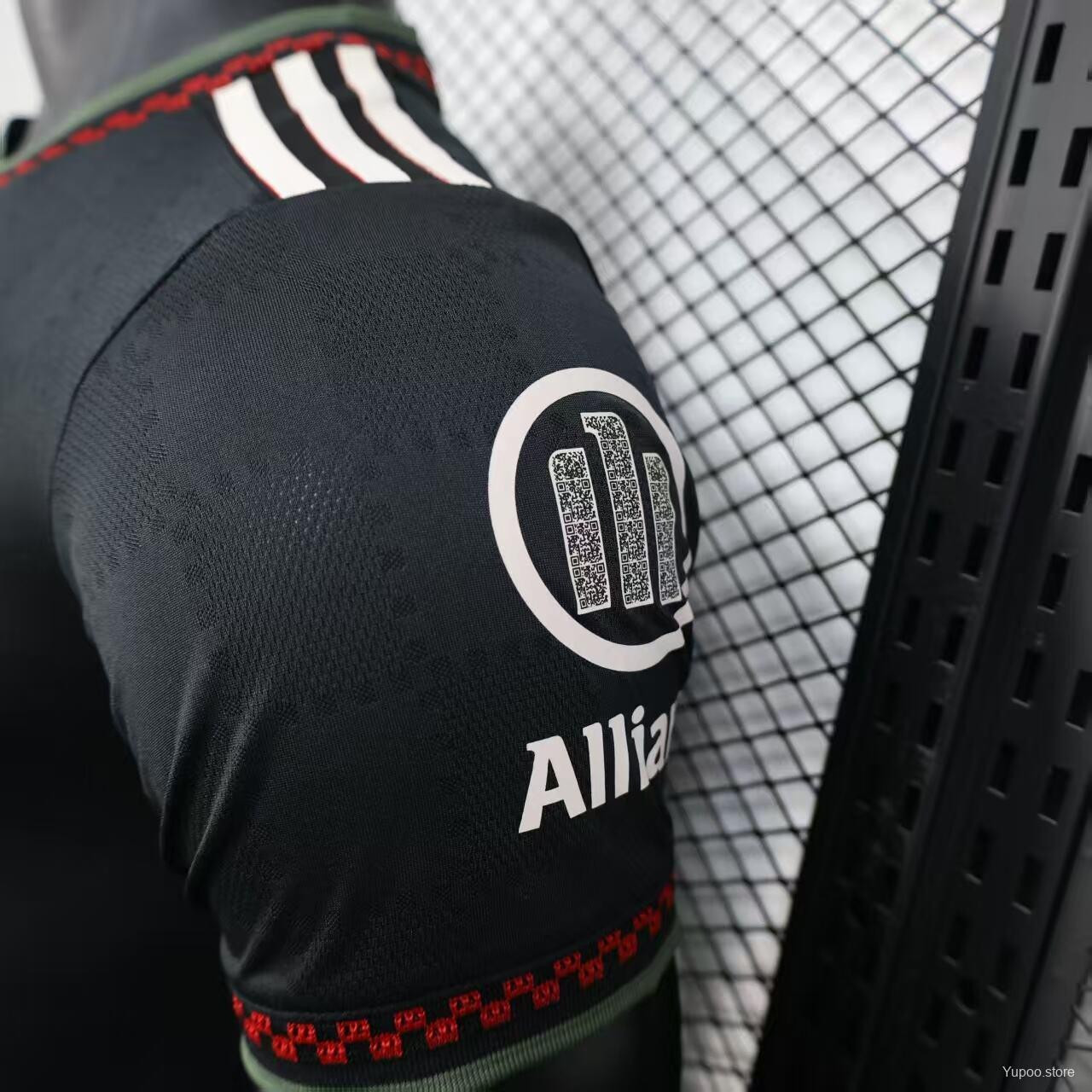 FC Bayern Munich 2025/26 Third Player Jersey