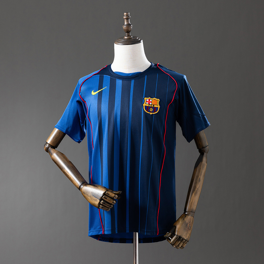 Retro Barcelona 04/05 Away