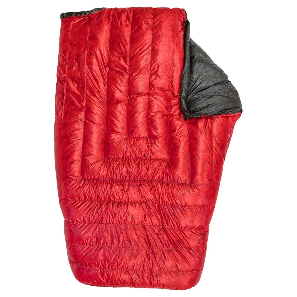 accomplice-lightweight-two-person-quilt
