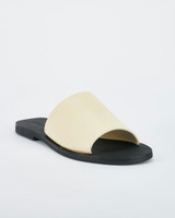 Teresa Slide • Off White / Black