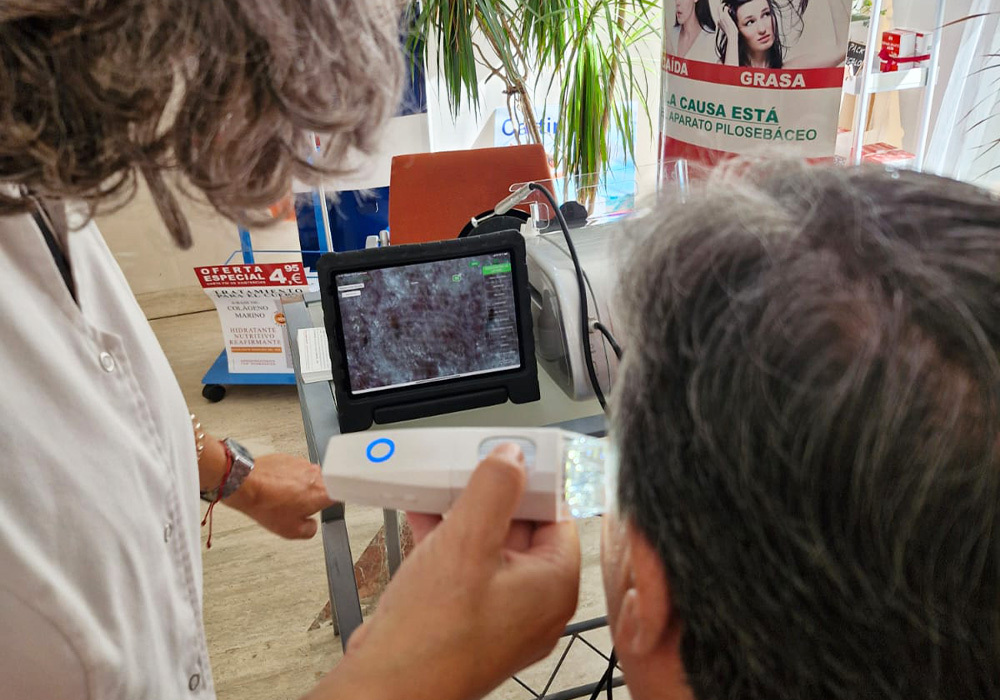 Análisis facial en Farmacia María José Romero Melero en Sevilla