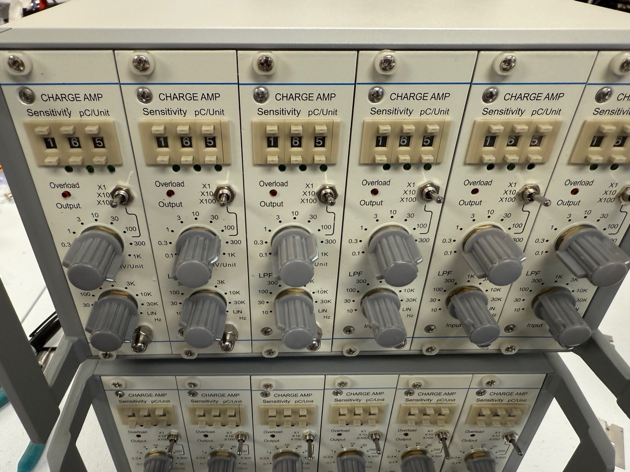 Six-Channel Charge Amplifier for Piezo and Pyro Sensors, with LPF and HPF