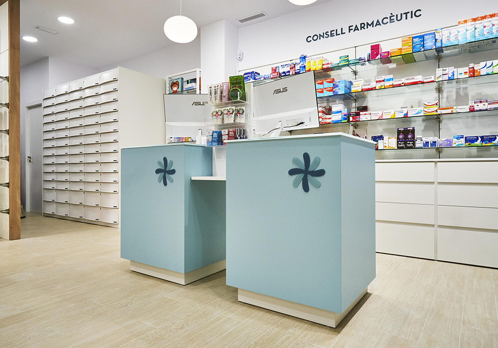 Imagen mostradores de la Farmacia Granché en Sant Boi de Llobregat