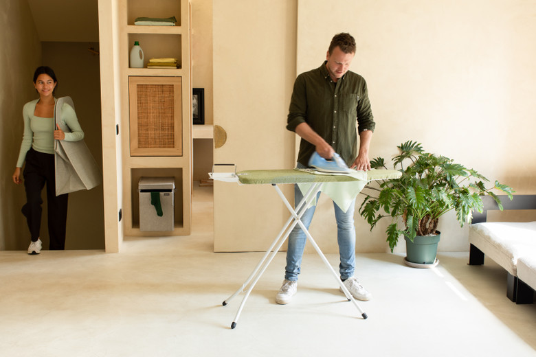 HOW TO CLEAN AND CARE FOR YOUR IRON