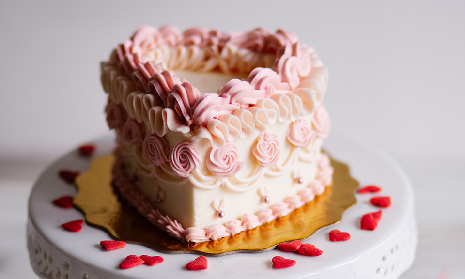 50 Cute Vintage Style Cake Delight Ideas : Pink Peach Heart Cake with  Butterflies