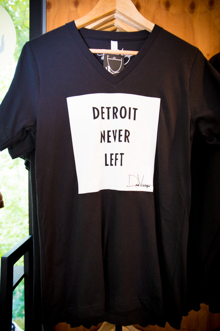 Detroit Never Left™ Unisex Tee - Off-Pink/Black - David Vintage