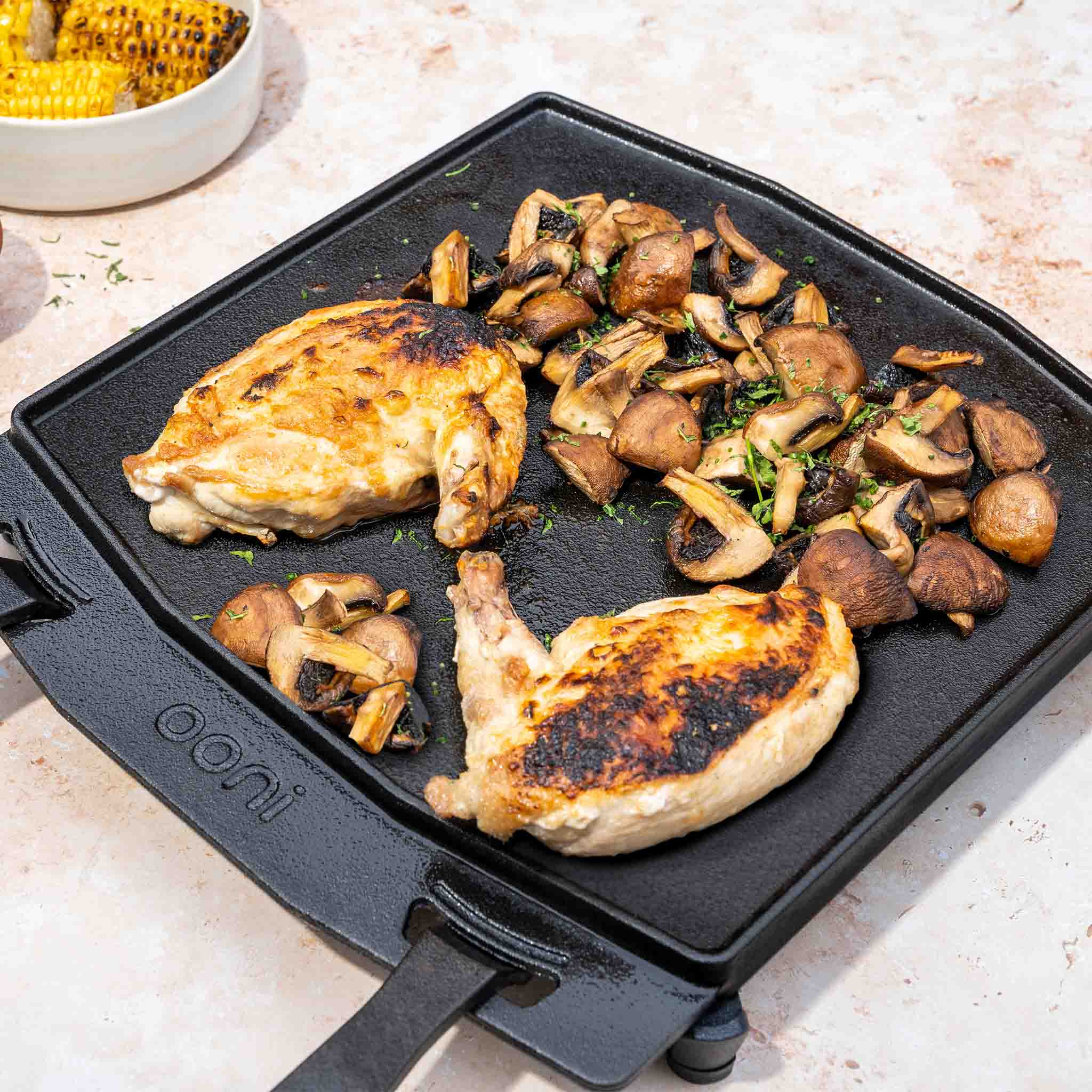 Ooni - Cast Iron Grizzler Pan with Wooden Base