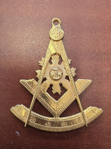    USA  Style Past Masters Jewel  Gold  finish  discontinued 