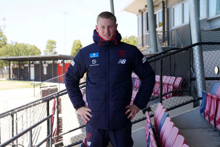 Melbourne Demons NB 26 Adult Puffer Jacket