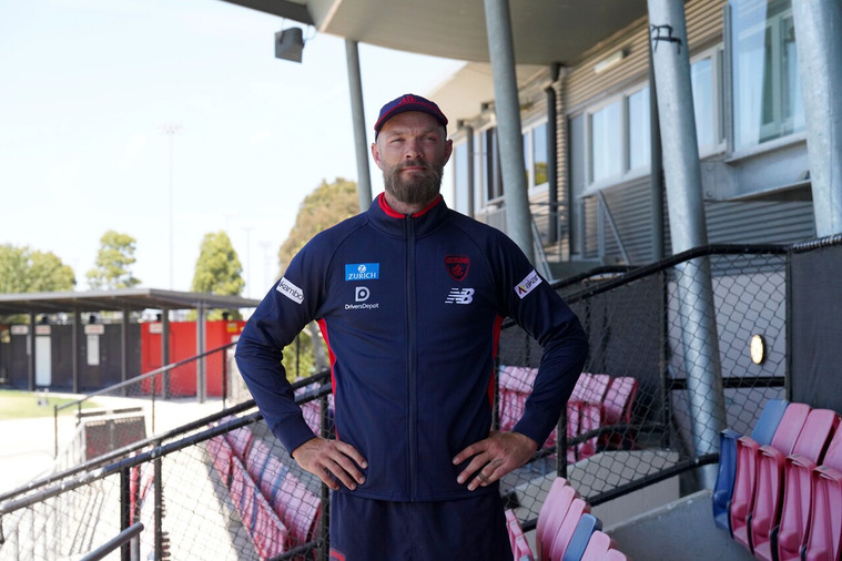 Melbourne Demons NB 26 Mens Track Jacket